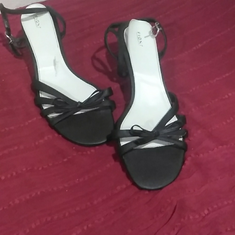 FIONI Black kitten heel Sandals